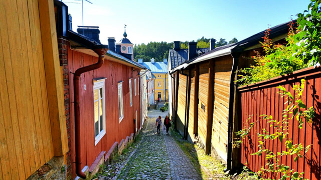Porvoo_old_town_alley