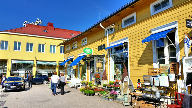 Porvoo_old_town_shops